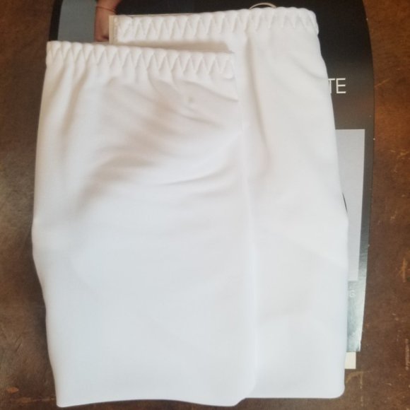 5 PAIRS OF FAMOUS ULA'S BRAND WHITE PANTIES! - Picture 6 of 7